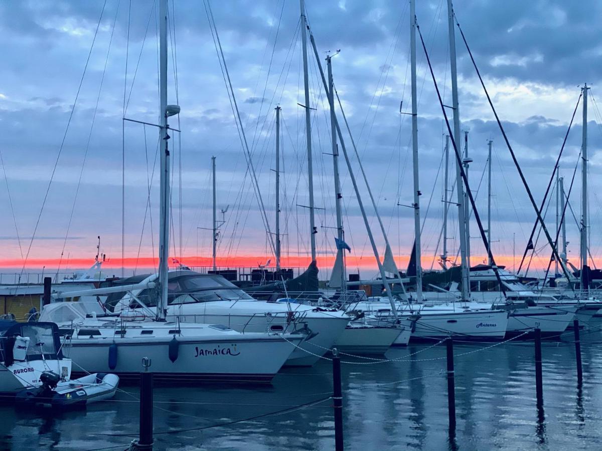 Stylische Lage Am Hafen, Und Wendtorf